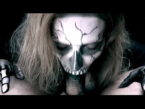❤️ Demon djevojka siše kurac svojim crnim ustima i guta spermu. Kvalitetna pornografija kod nas ❌❤